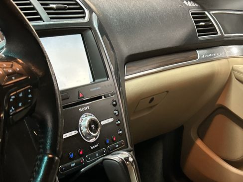 Used 2016 Ford Explorer Limited FWD image 9