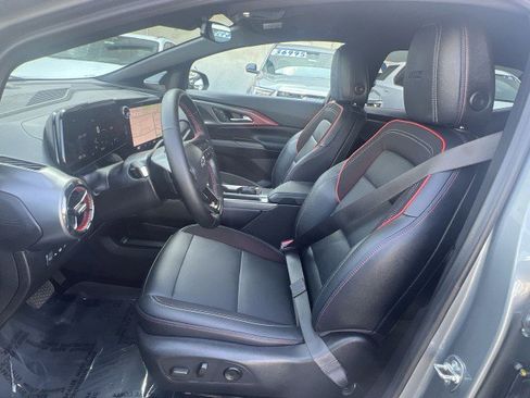 Used 2024 Chevrolet Equinox EV RS image 18