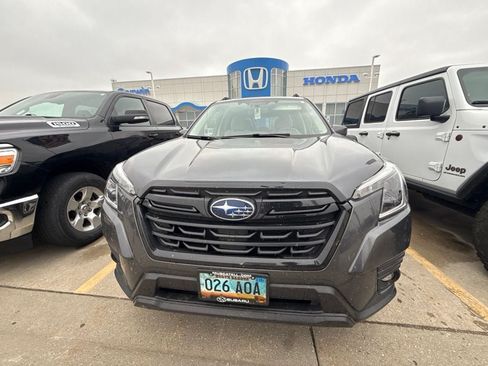 Used 2024 Subaru Forester Premium w/ POP Package 3 AWD/4WD image 8