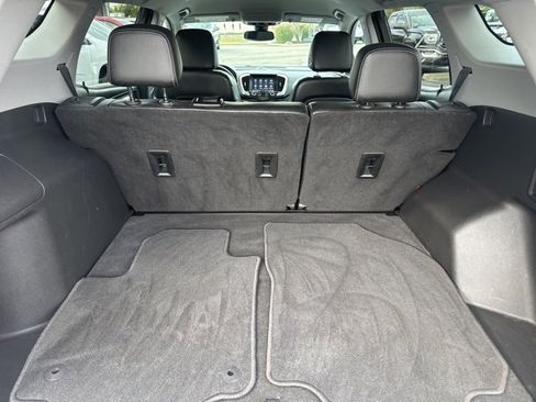 Used 2022 GMC Terrain SLT w/ Infotainment Package II image 29