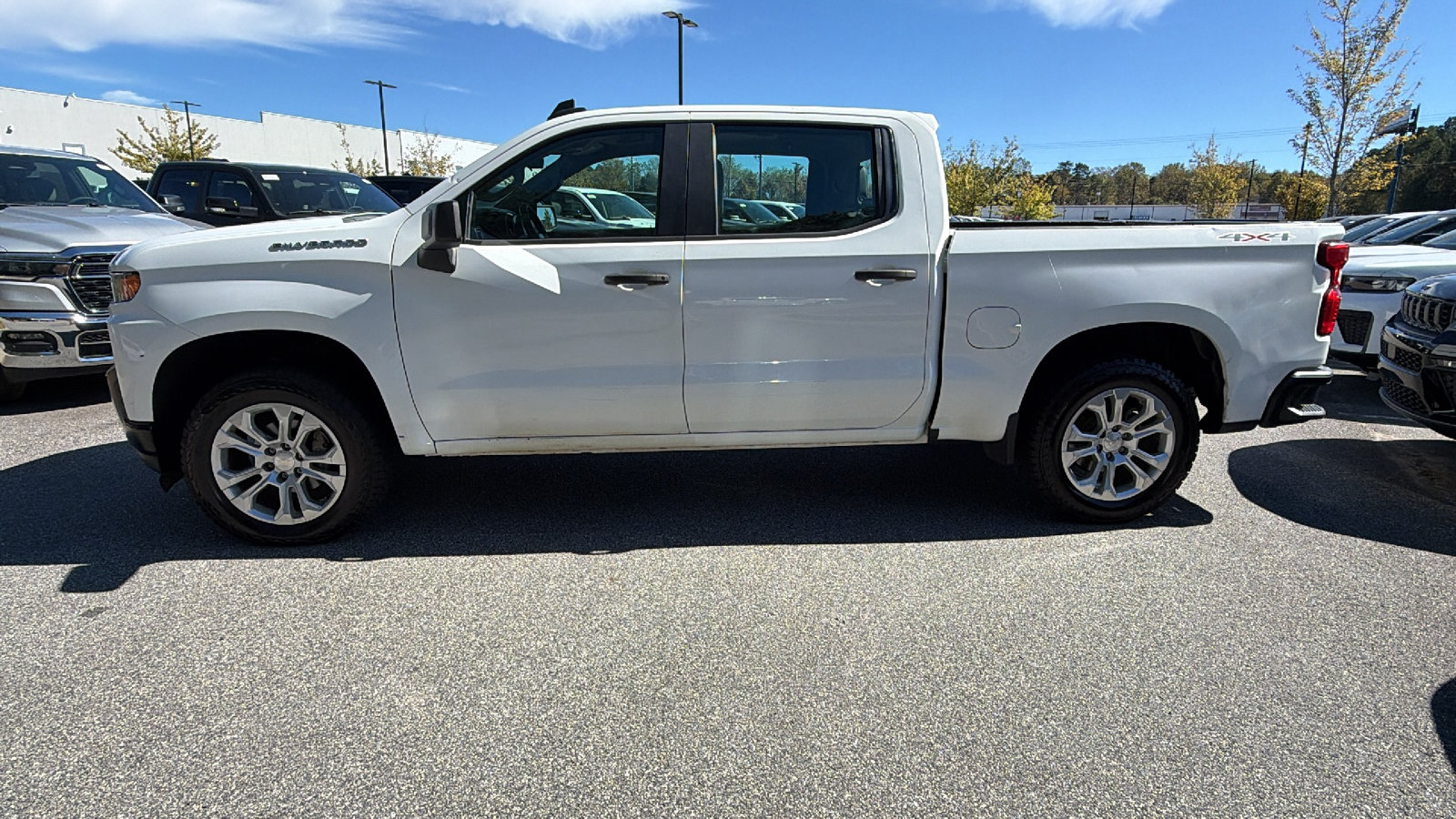 Used 2019 Chevrolet Silverado 1500 W/T w/ Trailering Package AWD/4WD image 11