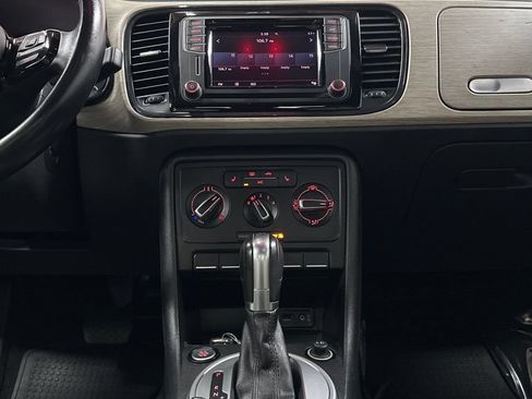 Used 2018 Volkswagen Beetle 2.0T Coast w/ Coast Lighting Package FWD image 24