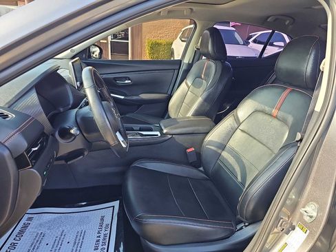 Used 2023 Nissan Sentra SR w/ SR Premium Package image 12