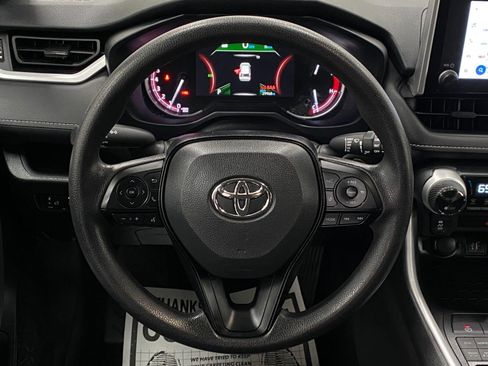 Used 2025 Toyota RAV4 XLE AWD/4WD image 14
