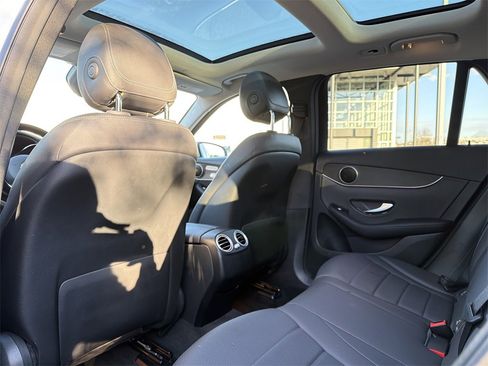 Used 2020 Mercedes-Benz GLC 300 4MATIC image 13