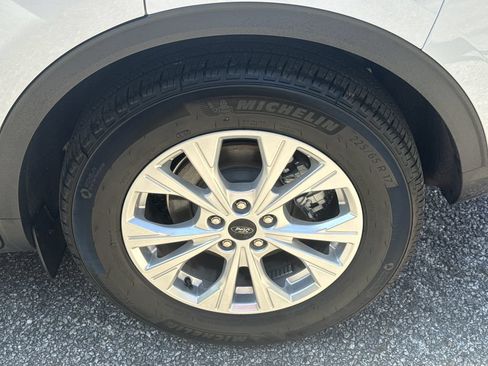 Used 2025 Ford Escape Active w/ Tech Pack #1 FWD image 19