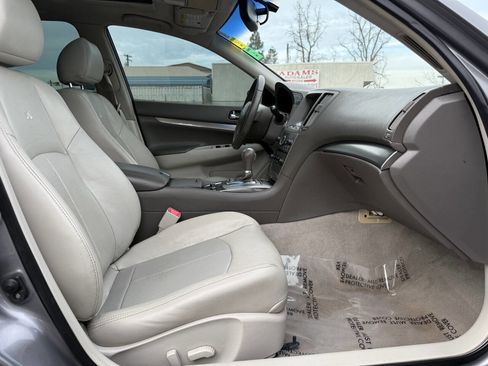Used 2011 INFINITI G37 Journey w/ Premium Pkg image 13