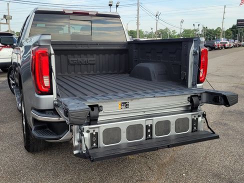 Used 2023 GMC Sierra 1500 SLT w/ SLT Premium Plus Package AWD/4WD image 28