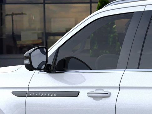 New 2025 Lincoln Navigator Black Label image 20