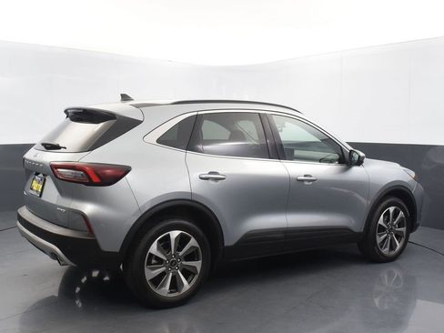 Used 2024 Ford Escape Platinum image 4