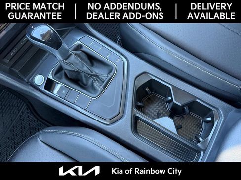 Used 2023 Volkswagen Tiguan SE w/ Panoramic Sunroof Package image 30