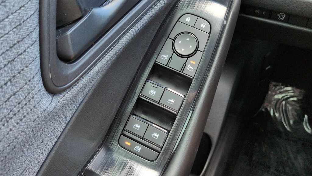 Certified 2023 Nissan Rogue S FWD image 17