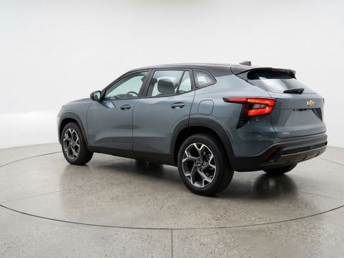 Used 2025 Chevrolet Trax LT image 6