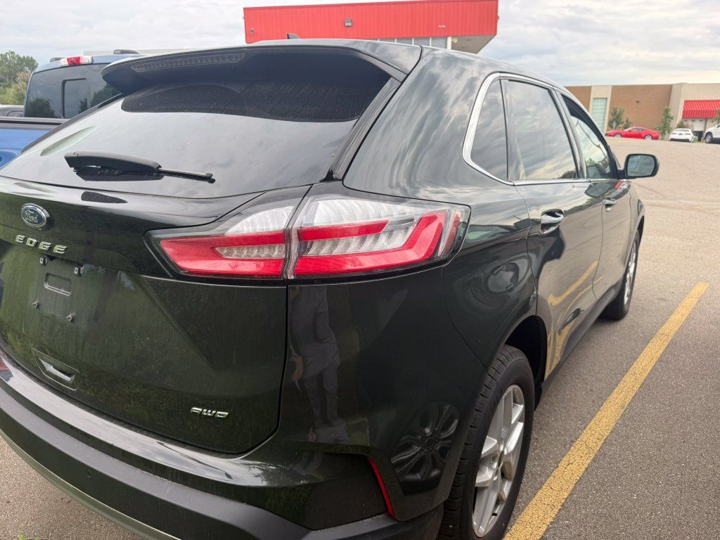 Certified 2024 Ford Edge SEL w/ Convenience Package AWD/4WD image 8