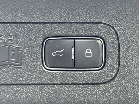 Used 2022 Lincoln Aviator AWD w/ Premium Package image 33