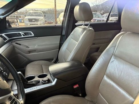 Used 2013 Ford Explorer XLT image 7