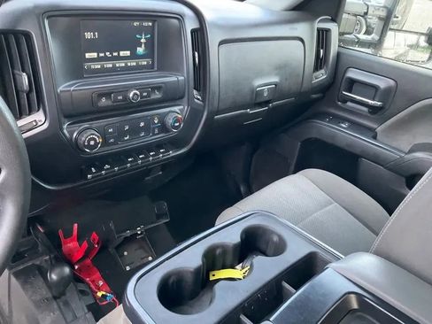Used 2018 GMC Sierra 2500 Pickup 4D 6 1/2 ft image 4