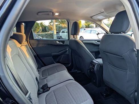 Used 2020 Ford Escape SE image 14