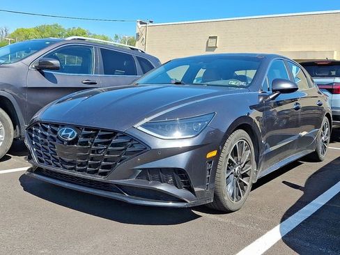Used 2021 Hyundai Sonata Limited w/ Winter Weather Package FWD image 3