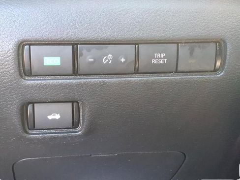 Used 2021 Nissan Sentra SV image 25