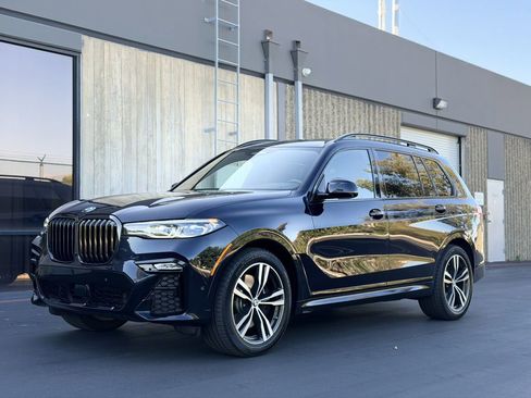 Used 2022 BMW X7 M50i AWD/4WD image 12