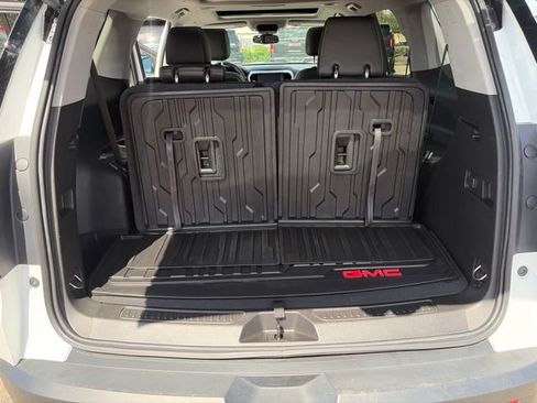 Used 2023 GMC Acadia SLT w/ Preferred Package AWD/4WD image 19