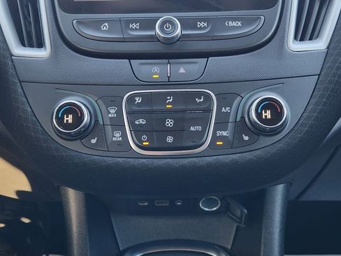 Used 2024 Chevrolet Malibu LT FWD image 14