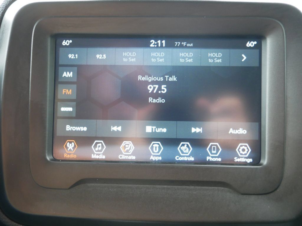 Used 2020 Jeep Renegade Latitude w/ Cold Weather Group AWD/4WD image 22