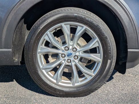 Used 2020 Ford Explorer XLT w/ Equipment Group 202A image 11