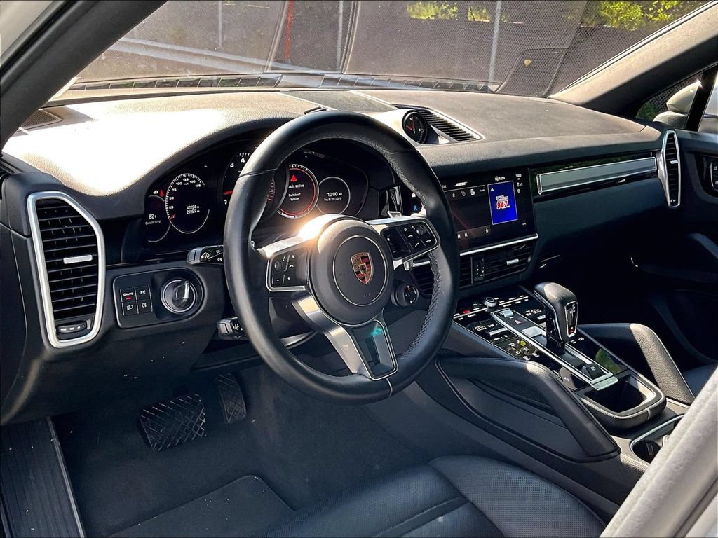 Certified 2023 Porsche Cayenne Platinum Edition AWD/4WD image 4