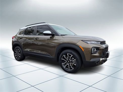 Used 2022 Chevrolet TrailBlazer ACTIV w/ Convenience Package image 2