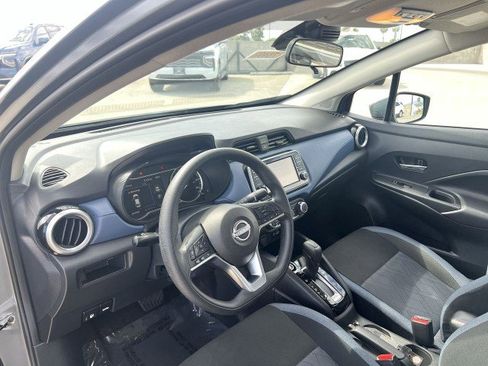Used 2025 Nissan Versa SV FWD image 10
