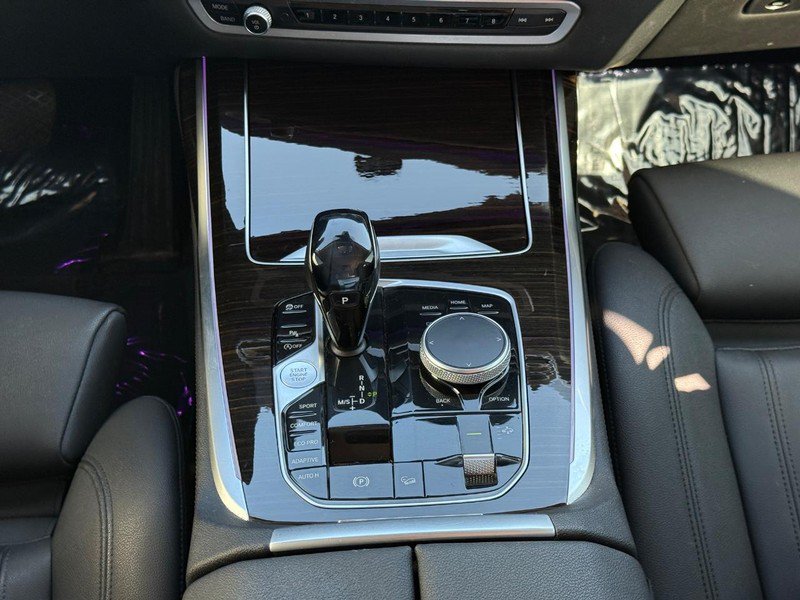 Used 2020 BMW X7 xDrive40i w/ Cold Weather Package AWD/4WD image 17