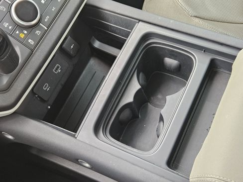 Used 2020 Land Rover Defender 110 SE image 22