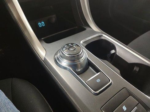 Used 2020 Ford Fusion SE image 12