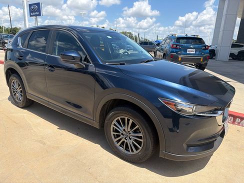 Used 2017 MAZDA CX-5 Touring w/ Preferred Equipment Package FWD image 4