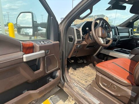 Used 2019 Ford F250 King Ranch w/ King Ranch Ultimate Package AWD/4WD image 8