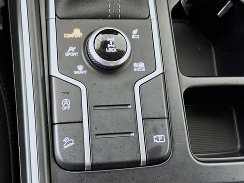 Used 2023 Kia Sorento LX AWD/4WD image 19