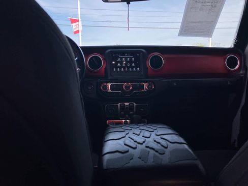 Used 2020 Jeep Gladiator Rubicon w/ Auxiliary Switch Group AWD/4WD image 38
