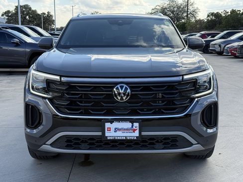 Used 2024 Volkswagen Atlas Cross Sport SEL image 2