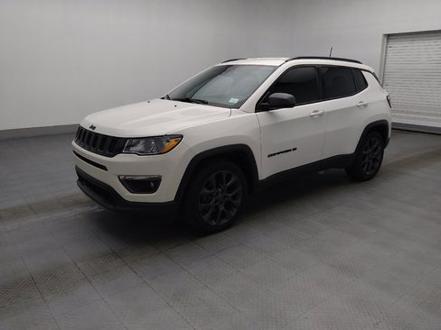 Used 2021 Jeep Compass Latitude w/ Driver Assistance Group FWD image 2