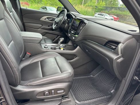 Used 2023 Chevrolet Traverse LT w/ LPO, Floor Liner Package AWD/4WD image 32