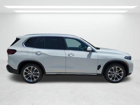New 2026 BMW X5 sDrive40i w/ Parking Assistance Package RWD image 3