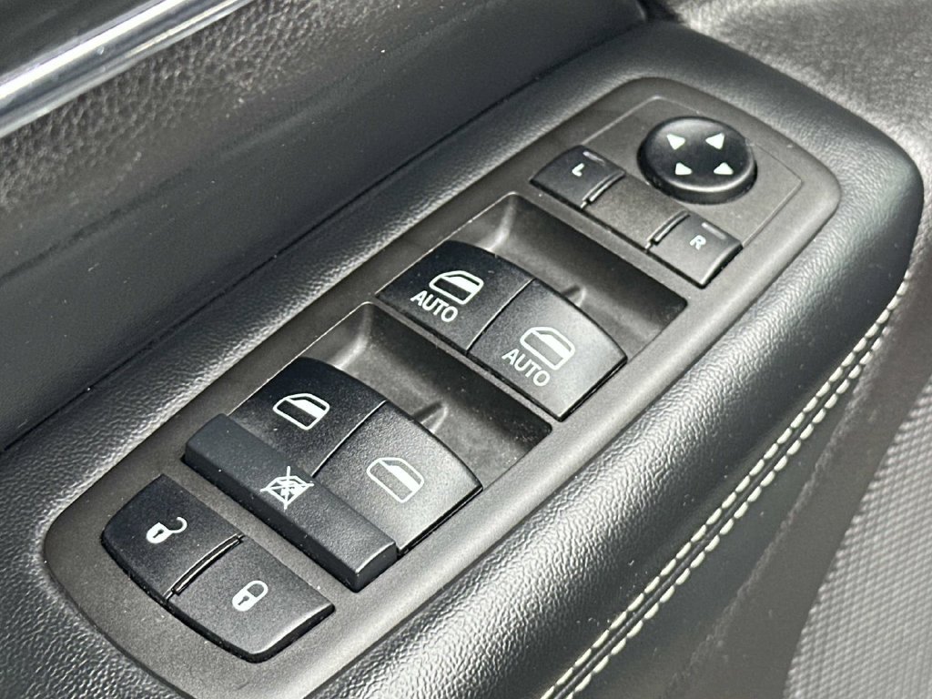 Used 2021 Jeep Grand Cherokee Limited w/ Quick Order Package 28K 80th AWD/4WD image 21