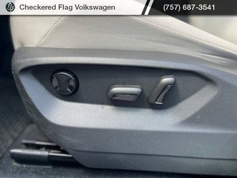 Used 2019 Volkswagen Tiguan SEL w/ 3rd Row Seat Package AWD/4WD image 27