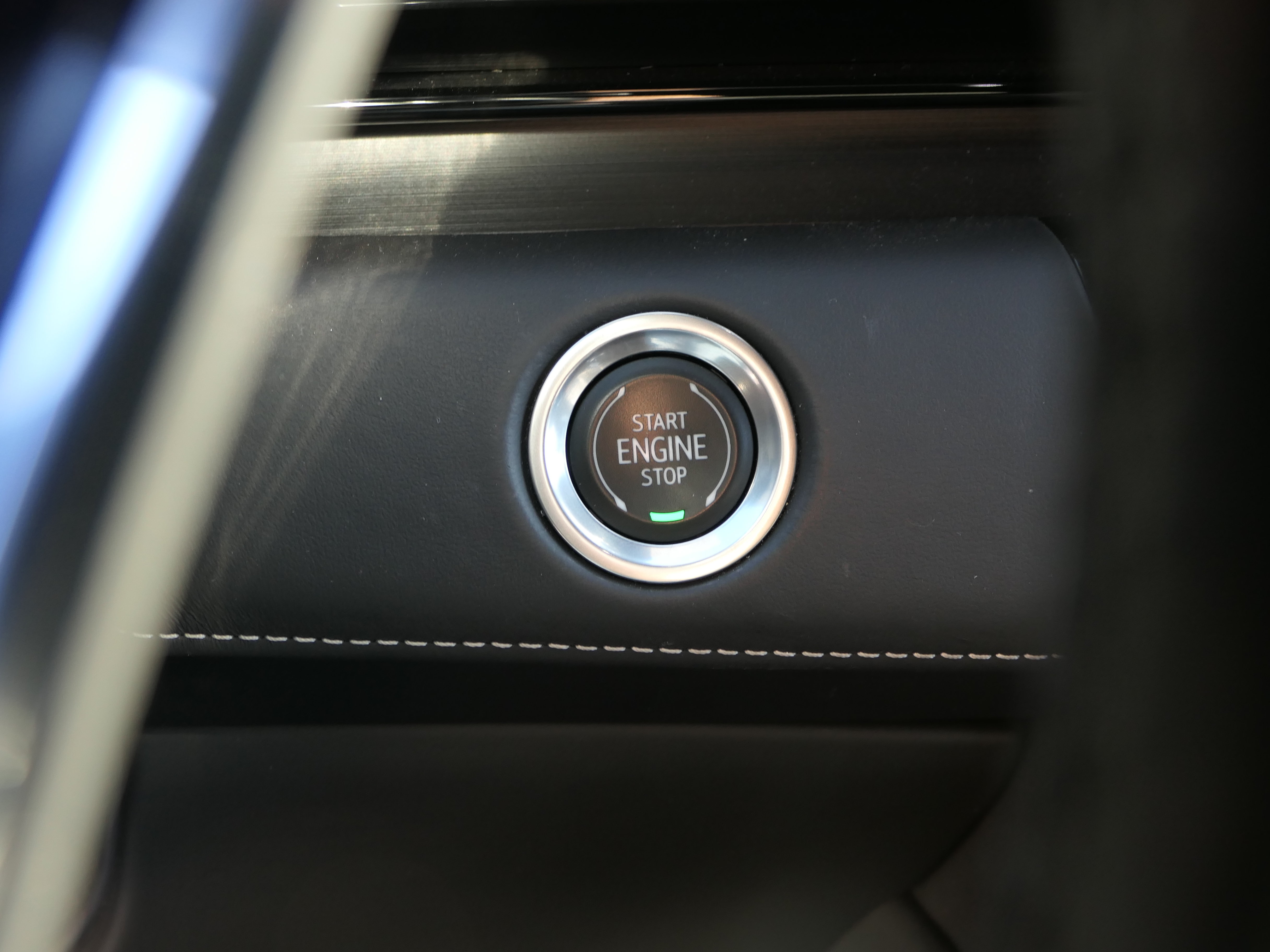Used 2023 Cadillac Escalade ESV V AWD/4WD image 18