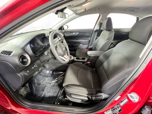 Used 2021 Kia Forte LXS image 19