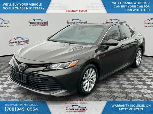 Used 2018 Toyota Camry LE image 1