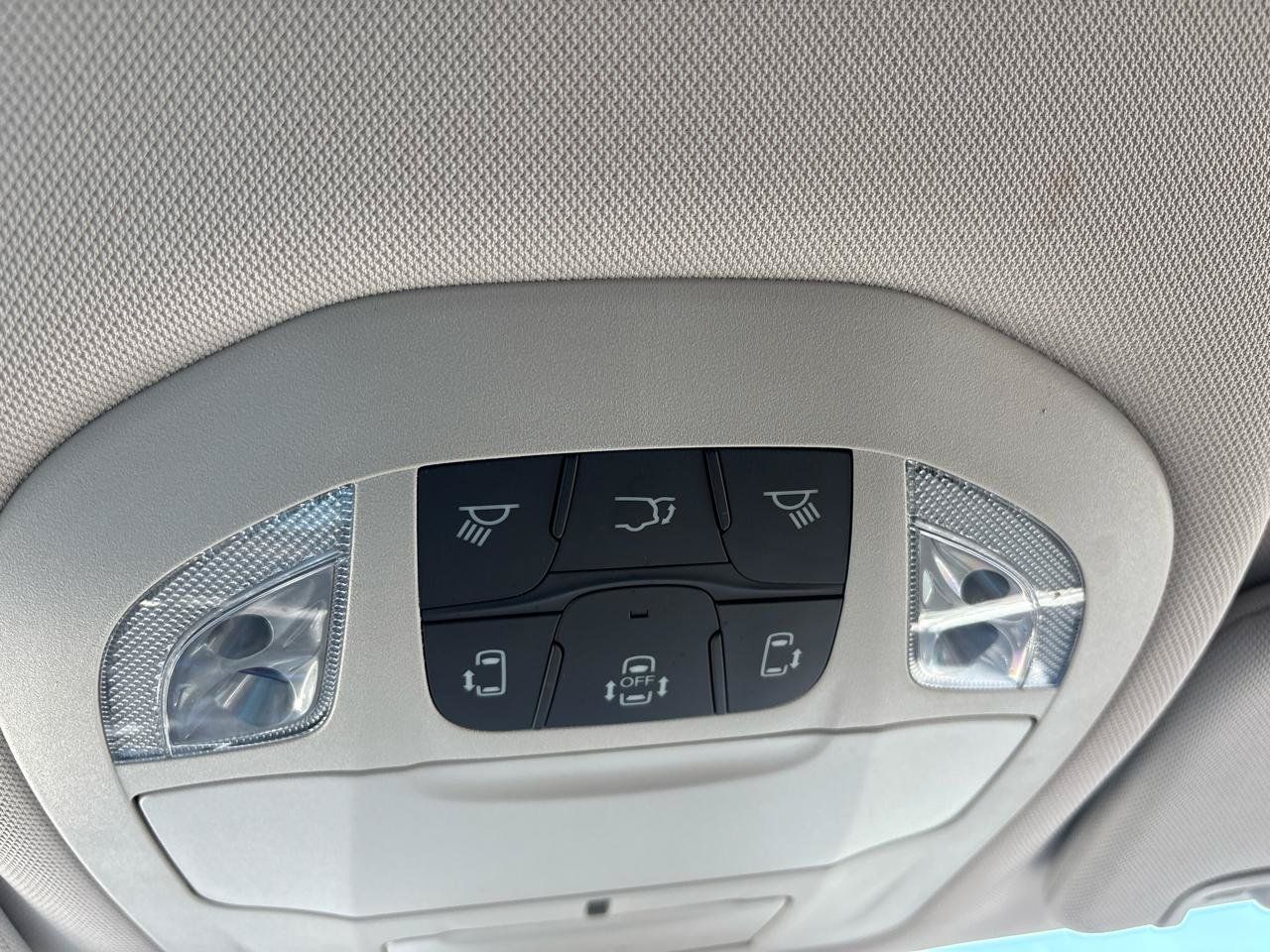 Used 2022 Chrysler Pacifica Touring-L FWD image 31