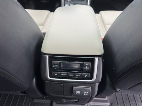 Used 2022 Subaru Ascent Limited w/ Technology Package image 22